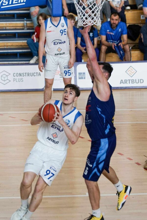Olaf Perzanowski pozostaje w Enei Basket
