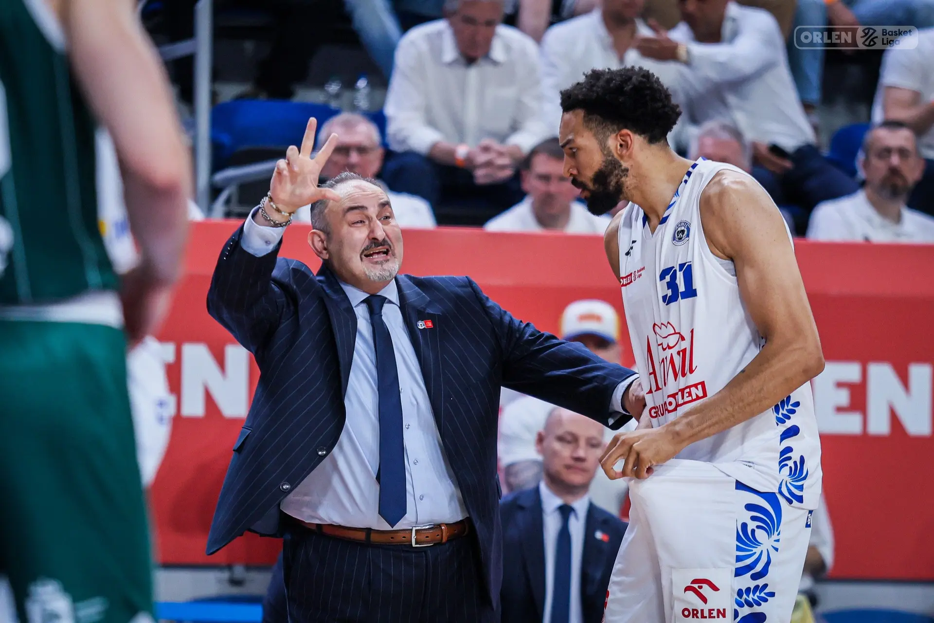 Anwil bliżej brązu
