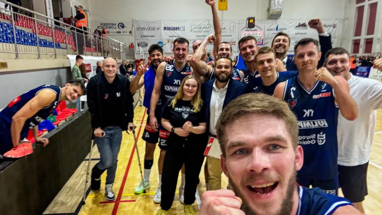 Diabły nadal niepokonane, Sovia znów z udanym powrotem