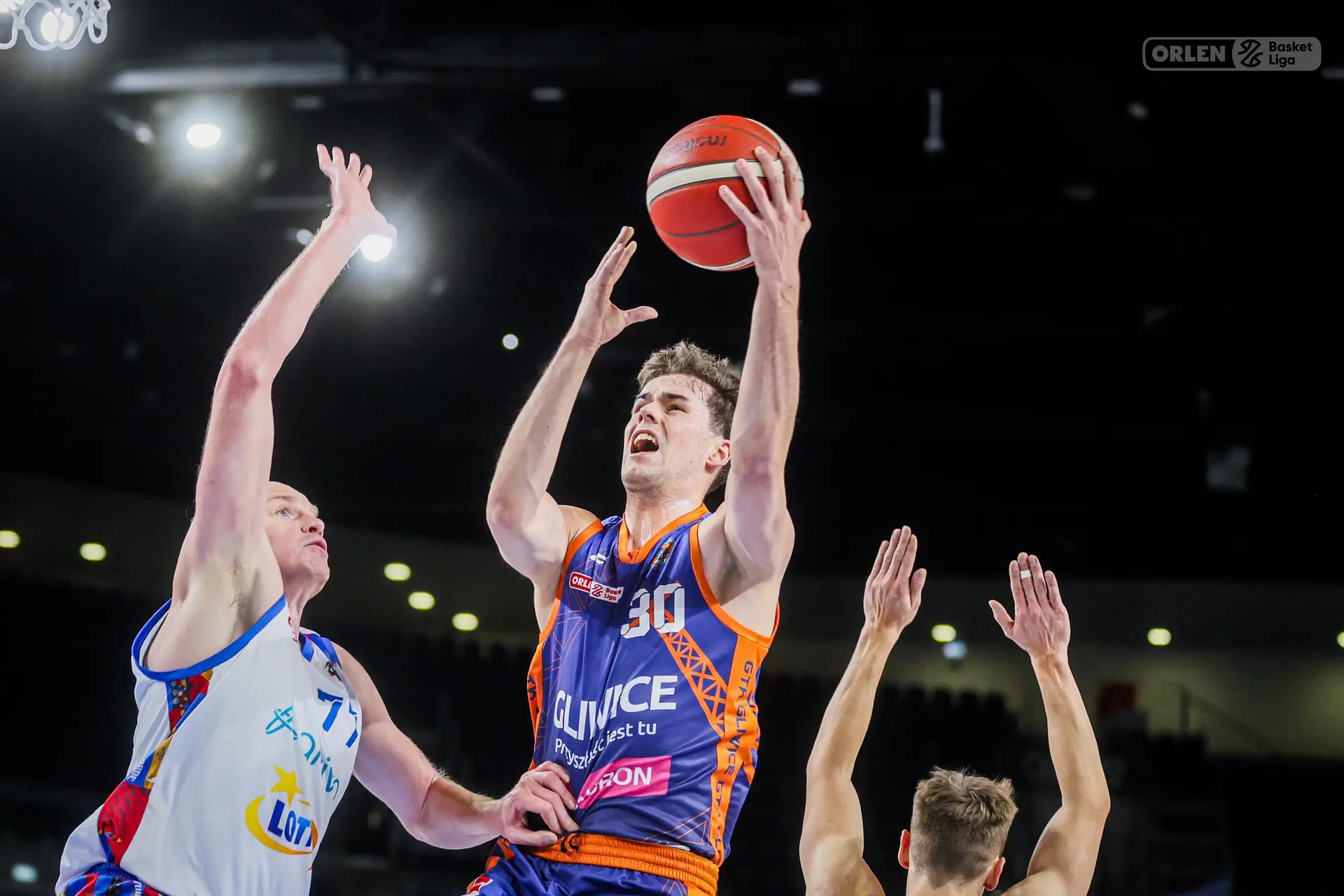 Krosno wraca do 1 ligi, Scruggs z buzzer-beaterem, GTK z wygraną