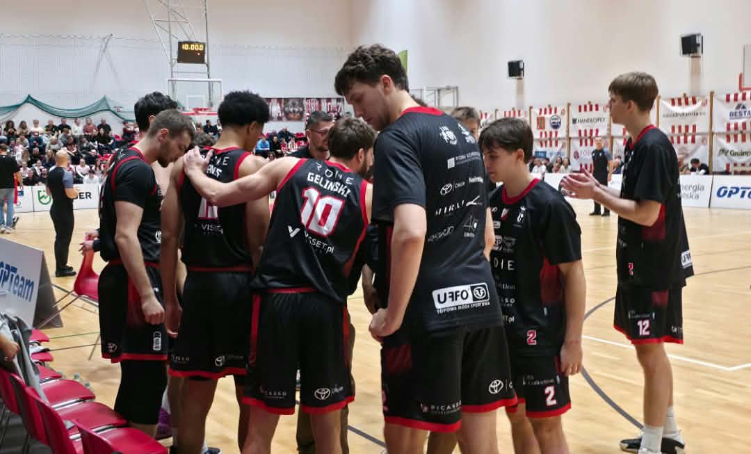 „Czarne Koszule” podbiły Rzeszów. Geliński z triple-double
